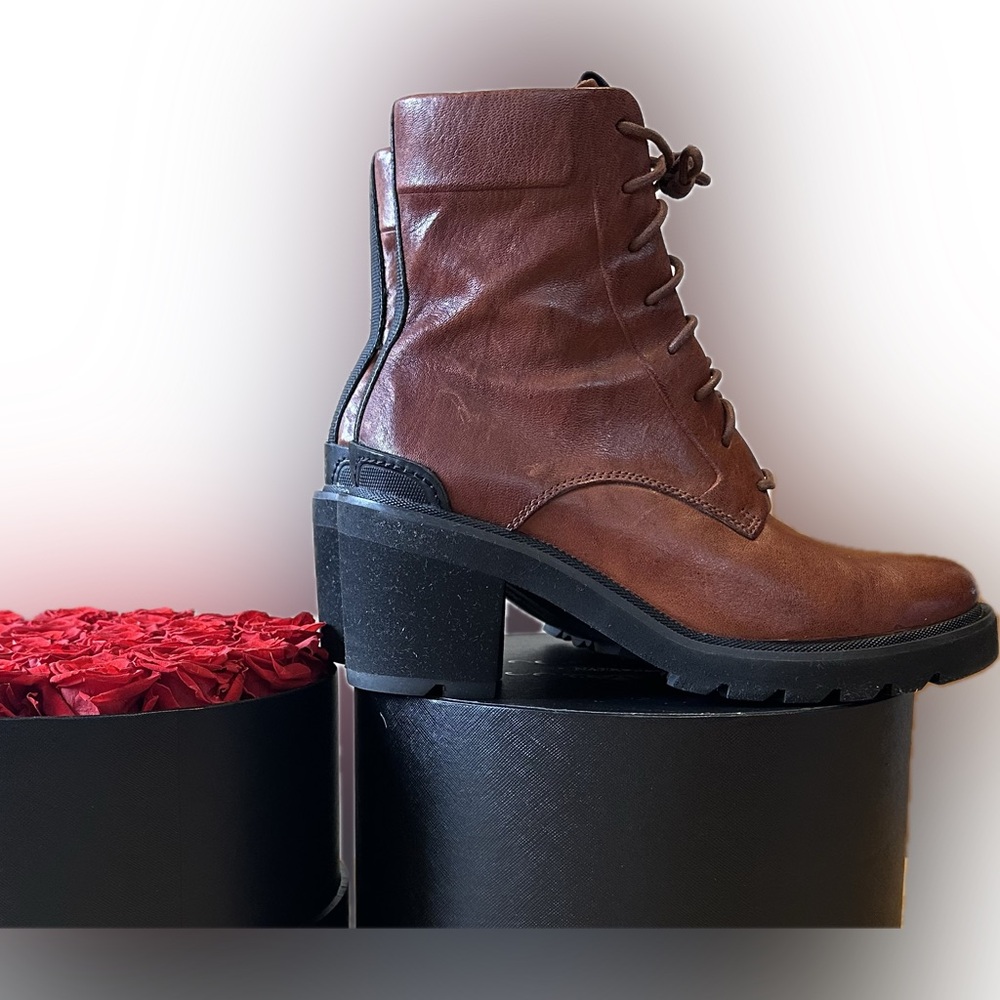 Frye Savannah Combat Brown Lace-Up Boots